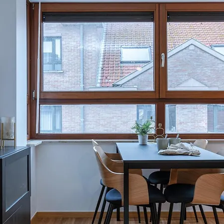 Apartment Perfectly Appointed In The Center Of Near The Beach *